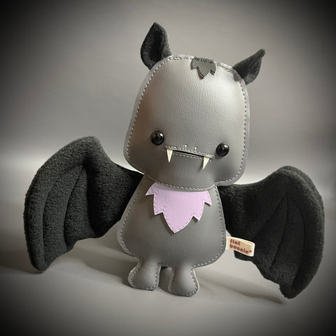 Smol Batty Plush Charm (Super Limited Halloween Edition)