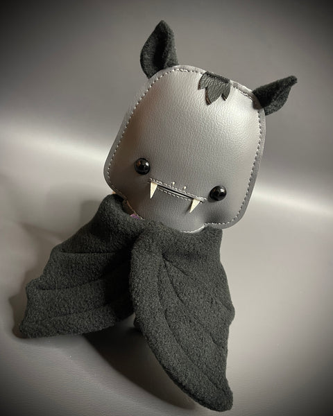 Smol Batty Plush Charm (Super Limited Halloween Edition)