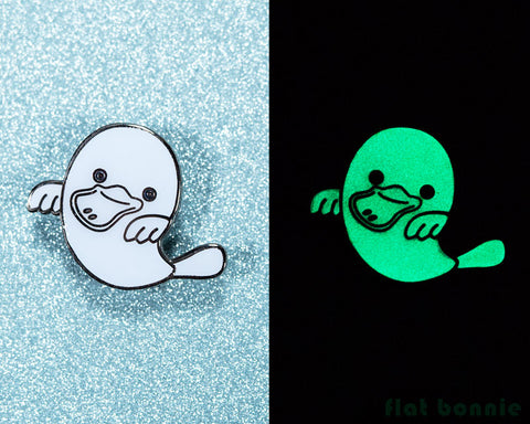 Kawaii Otter with Broken Heart - Cute otter enamel pin - Kawaii enamel –  Flat Bonnie
