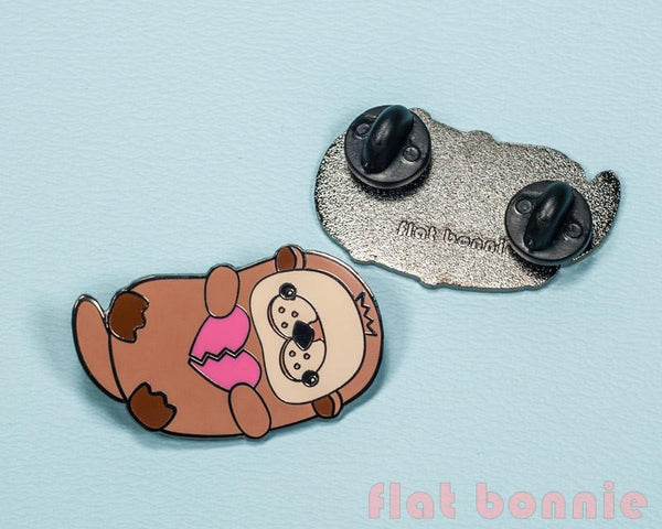 Kawaii Otter with Broken Heart - Cute otter enamel pin - Kawaii enamel pins - Cloisonné lapel pin - Enamel Lapel Pin - Flat Bonnie - 4