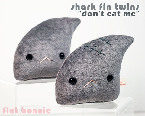 Shark Fin plush (small) - Don't eat me - 2 options - with or without scar - Plush Stuffed Animal - Flat Bonnie - 1